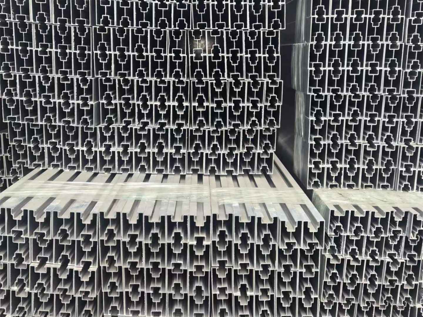 铝合金